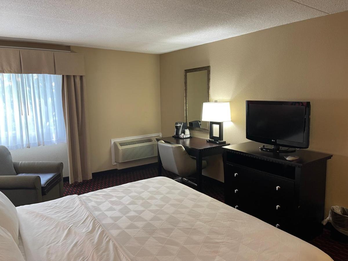 Wyndham Garden Douvres Extérieur photo