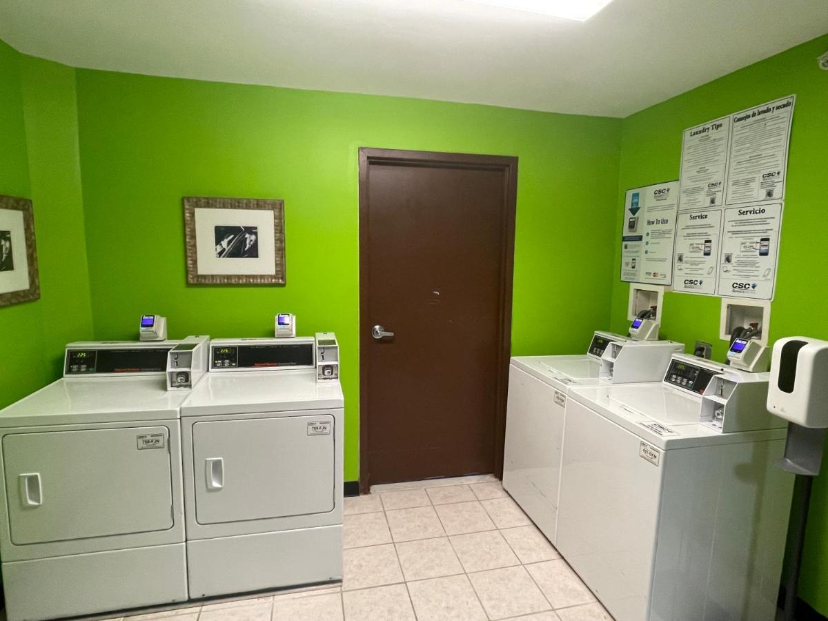 Wyndham Garden Douvres Extérieur photo