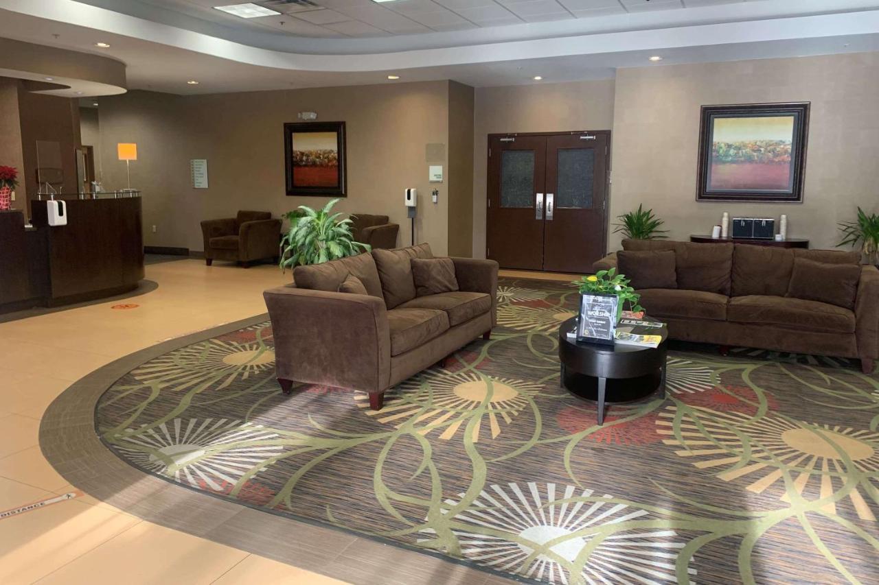 Wyndham Garden Douvres Extérieur photo