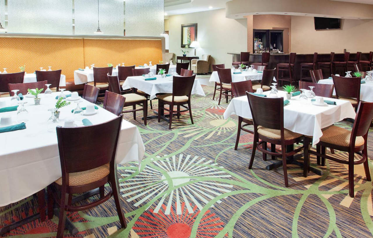 Wyndham Garden Douvres Extérieur photo